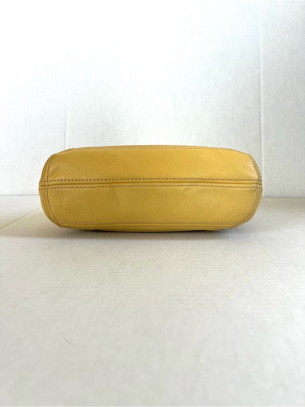 Fossil VTG Long Live Vintage 1954 Pale Yellow Leather Baguette Shoulder Bag - Picture 9 of 15